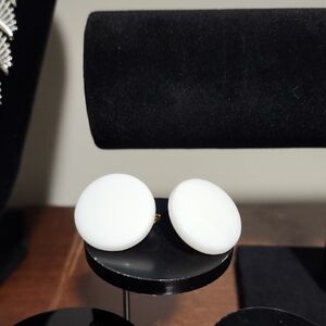 Vintage White Round Clip On Earrings